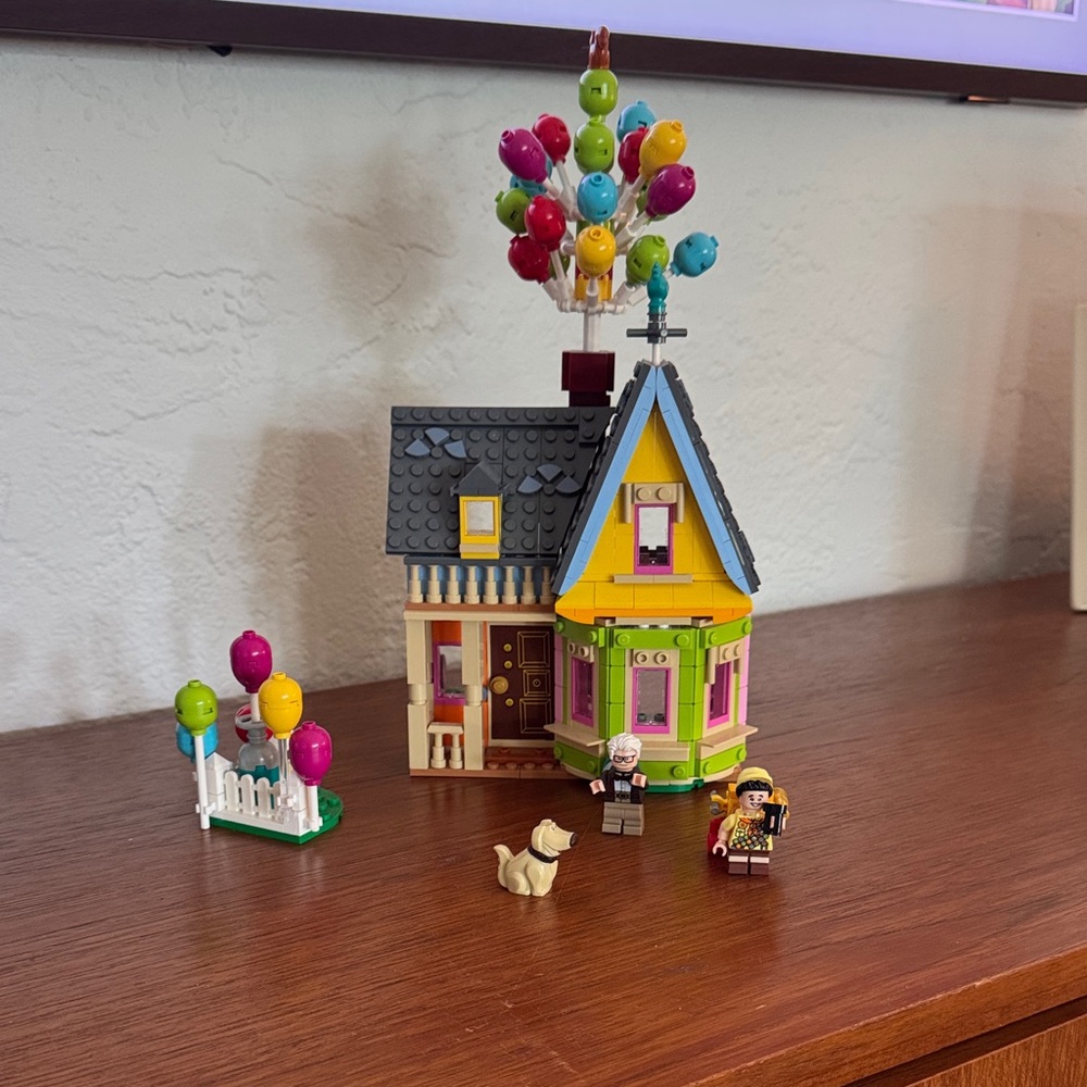Lego Disney ‘UP’ House with Balloon Set